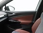 Volkswagen ID.4 First 77 kWh 205 Pk | LED-verlichting | Leder/Alcantara | Adaptive Cruise | Camera | CarPlay | Zwarte Hemel | 20 Inch | 40.702 Km