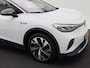 Volkswagen ID.4 First 77 kWh 205 Pk | LED-verlichting | Leder/Alcantara | Adaptive Cruise | Camera | CarPlay | Zwarte Hemel | 20 Inch | 40.702 Km