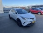 Toyota C-HR 1.8 Hybrid Style Trekhaak, Navigatie, Dodehoekdetectie, stoelverwarming, adaptieve cruise control, achteruitrij camera, navigatie, keyless, parkeersensoren v&a