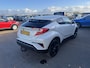 Toyota C-HR 1.8 Hybrid Style Trekhaak, Navigatie, Dodehoekdetectie, stoelverwarming, adaptieve cruise control, achteruitrij camera, navigatie, keyless, parkeersensoren v&a