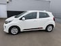 Kia Picanto 1.0 MPi DynamicLine Zeer Lage Km-stand, Achteruitrij camera, airconditioning, side skirts, cruise control, navigatie Apple CarPlay/Android Auto, start/stop systeem