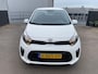 Kia Picanto 1.0 MPi DynamicLine Zeer Lage Km-stand, Achteruitrij camera, airconditioning, side skirts, cruise control, navigatie Apple CarPlay/Android Auto, start/stop systeem