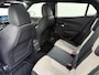Peugeot e-2008 EV GT Pack 50 kWh | 3-Fase | Navigatie | Alcantara bekleding | Panoramisch schuifdak | Full Led koplampen | Adaptieve cruise control | Stoelverwarming