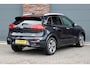 Kia e-Niro DynamicPlusLine 64 kWh | Schuifdak | Adaptieve Cruise Control | Stoelventilatie | Camera | Leder | Stoel- Stuur en Achterbankverwarming | Memory | Apple Carplay/Android Auto |