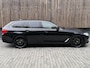 BMW 5-Serie Touring 520i High Executive Automaat | Apple CarPlay | Leren bekleding | Stoelverwarming | LED verlichting | Comfortstoelen met memory-functie | Draadloze telefoonlader | Achteruitrijcamera