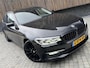 BMW 5-Serie Touring 520i High Executive Automaat | Apple CarPlay | Leren bekleding | Stoelverwarming | LED verlichting | Comfortstoelen met memory-functie | Draadloze telefoonlader | Achteruitrijcamera