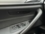 BMW 5-Serie Touring 520i High Executive Automaat | Apple CarPlay | Leren bekleding | Stoelverwarming | LED verlichting | Comfortstoelen met memory-functie | Draadloze telefoonlader | Achteruitrijcamera
