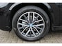 BMW iX1 eDrive20 67 kWh , Automaat, M-Sportpakket, Leder/alcantara Bekleding, Navi, Clima, Camera, Adap.Cruise, Stoelverwarming, Apple Carplay, Andoid Auto, LMV 18 Inch, Dakrails