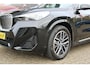 BMW iX1 eDrive20 67 kWh , Automaat, M-Sportpakket, Leder/alcantara Bekleding, Navi, Clima, Camera, Adap.Cruise, Stoelverwarming, Apple Carplay, Andoid Auto, LMV 18 Inch, Dakrails