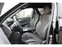 BMW iX1 eDrive20 67 kWh , Automaat, M-Sportpakket, Leder/alcantara Bekleding, Navi, Clima, Camera, Adap.Cruise, Stoelverwarming, Apple Carplay, Andoid Auto, LMV 18 Inch, Dakrails