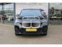 BMW iX1 eDrive20 67 kWh , Automaat, M-Sportpakket, Leder/alcantara Bekleding, Navi, Clima, Camera, Adap.Cruise, Stoelverwarming, Apple Carplay, Andoid Auto, LMV 18 Inch, Dakrails