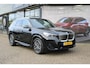 BMW iX1 eDrive20 67 kWh , Automaat, M-Sportpakket, Leder/alcantara Bekleding, Navi, Clima, Camera, Adap.Cruise, Stoelverwarming, Apple Carplay, Andoid Auto, LMV 18 Inch, Dakrails