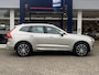 Volvo XC60 2.0 T5 AWD Inscription / Automaat / NL-Auto / 1e-Eigenaar / Dealer-Onderhouden / Vol-Leder / Pilot-Assist / Standkachel / Open-Panodak / Stoelverwarming / Apple-Carplay & Android-Auto / Elektr.-Trekhaak / Elektr.-Stoelen met Geheugen / Elektr.-Achterklep / Dodehoek-Detectie / Keyless / LED-Adaptief / Camera-Achter / PDC V+A / 19'' LMV / ENZ.