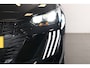 Peugeot 208 Allure | 16" Lichtmetalen velgen 'ELBORN' | Climate Control | Dashboard en deurpanelen in kunststof met carboneffect