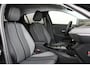 Peugeot 208 Allure | 16" Lichtmetalen velgen 'ELBORN' | Climate Control | Dashboard en deurpanelen in kunststof met carboneffect