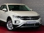 Volkswagen T-Roc 1.5 TSI 150PK STYLE PLUS ALCANTARA IQ. ELEK.KLEP ADAP.CRUISE VIR.COCKPIT CAMERA STOEL/STUUR VERW. 17''LMV 06/2024