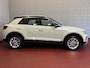 Volkswagen T-Roc 1.5 TSI 150PK STYLE PLUSBI-TONE ZWART DAK/SPIEGELS ALCANTARA IQ. ELEK.KLEP ADAP.CRUISE VIR.COCKPIT CAMERA STOEL/STUUR VERW. 17''LMV 06/2024