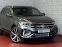 Volkswagen T-Roc ✅ NIEUWE AUTO ✅ 1.5 TSI DSG 2025 R-LINE 150PK AFN.TREKHAAK IQ LIGHT ALCANTARA ELEK.KLEP CARPLAY STOEL/STUUR VERW. 19"LMV VIR.COCKPIT 2025 RLINE R LINE "Volkswagen rijden begint bij Topautos.nl – 75 topmodellen direct op voorraad!"