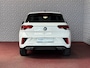 Volkswagen T-Roc 1.5 TSI 150PK R-LINE EVO IQ LIGHT ALCANTARA ELEK.KLEP CARPLAY STOEL/STUUR VERW. 18"LMV VIR.COCKPIT 2024 "Volkswagen rijden begint bij Topautos.nl – 75 topmodellen direct op voorraad!"