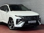 Hyundai Tucson NIEUWE AUTO 1.6 T-GDI PHEV 252PK 4WD N-LINE SKY PANO. 360.CAMERA SMART.PARK ELEK.KLEP ELEK.STOEL/GEHEUG.VERWARMD SUBWFR 19''LMV ZWARTE HEMEL HEADUP STOELKOELING STUURVERW. PLUG IN HYBRIDE - 5 JAAR GARANTIE