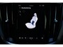 Volvo V60 2.0 T6 Plug-in hybrid AWD Plus Dark | Lichtmetalen Velgen 18" | Lederen Bekleding | Premium Audio by Harman Kardon | Rondomzicht Camera | Trekhaak Elektrisch Uitklapbaar | Verwarmde Voorruit | Electronic Climate Controle |Voorstoelen + Stuurwiel Verwarmd |