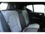 Volvo XC40 B4 Automaat Plus Dark | Verwarmbare Voorstoelen en Stuurwiel | Semi-Elektrische Trekhaak | Verwarmbare Voorruit | Premium Audio by Harman Kardon | Adaptieve Cruise Control | Park Assist