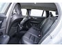 Volvo V60 2.0 B3 Essential Edition | Sport Pack | 19" Black Edition Velgen | Leder | Adaptieve Cruise Control | Stoelverwarming | Park Assist |