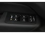 Volvo XC60 2.0 T6 Plug-in hybrid AWD Plus Dark Stoel + Stuur verwarming | Trekhaak | BLIS | Elektrische stoelen | Panorama dak |