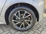 Toyota Yaris 1.5 HYBRID BUSINESS ALL-SEASON BLIND-SPOT KEYLESS STOELVERW PARK-SENSOREN APPLE/ANDROID NL-AUTO