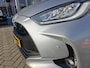 Toyota Yaris 1.5 HYBRID BUSINESS ALL-SEASON BLIND-SPOT KEYLESS STOELVERW PARK-SENSOREN APPLE/ANDROID NL-AUTO