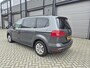 Volkswagen Sharan 1.4 TSI Highline 7p. Automaat*Lederen bekleding*Panoramadak*Nai*PDC-Cruise Control enz. Deze mooie Volkswagen Sharan wordt in opdracht van een particulier aangeboden.