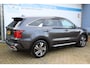 Kia Sorento 1.6 T-GDI Plug-in Hybrid 4WD ExecutiveLine 7p. | Incl. 12 maanden Garantie | Head-Up Display | Stoel/stuur verwarming | Stoelventilatie | Achterbank verwarmd | Elektrisch verstelbare stoelen met memory | BOSE Audiosysteem | Keyless entry/start | Dodehoeksensoren | Afneembare trekhaak | Elektrische kofferbakklep | 360* Camera | Adaptive cruise | Virtual cockpit | Navigatie | Climate controle | Apple CarPlay/Android Auto |
