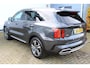 Kia Sorento 1.6 T-GDI Plug-in Hybrid 4WD ExecutiveLine 7p. | Incl. 12 maanden Garantie | Head-Up Display | Stoel/stuur verwarming | Stoelventilatie | Achterbank verwarmd | Elektrisch verstelbare stoelen met memory | BOSE Audiosysteem | Keyless entry/start | Dodehoeksensoren | Afneembare trekhaak | Elektrische kofferbakklep | 360* Camera | Adaptive cruise | Virtual cockpit | Navigatie | Climate controle | Apple CarPlay/Android Auto |