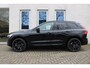 Volvo XC60 2.0 T6 Plug-in hybrid AWD Plus Black Edition | Panoramadak | Actieve luchtvering met FOUR-C | Head-up display | Extra getint glas | Verwarmbare voorstoelen | Verwarmbaar stuurwiel | Visual Park Assist met Front "Fisheye" view | Adaptive cruise control | Pilot assist | Blind spot | Google-Maps navigatie |