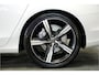 Volvo V90 2.0 T4 140kW/190pk Aut8 R-Design PANORAMADAK + FULL LED HIGH BEAM + NAVI SENSUS + PILOT ASSIST + ADAPT.CRUISE + STOELVERWARMING + LEER/ALCANTARA + LANE ASSIST + KEYLESS ENTRY&GO + ON-CALL + PARKSENSOREN + 19" LM-VELGEN!!