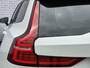 Volvo V60 T6 Plug-in Hybride AWD R-Design | Black Edition | Adaptive Cruise Control | Stoel- en stuurverwarming | Sportstoelen | Getint glas | Dode hoek detectie BLIS | Keyless |