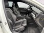 Volvo V60 T6 Plug-in Hybride AWD R-Design | Black Edition | Adaptive Cruise Control | Stoel- en stuurverwarming | Sportstoelen | Getint glas | Dode hoek detectie BLIS | Keyless |