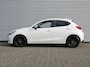 Mazda 2 1.5 Skyactiv-G Luxury | Trekhaak | Camera | Stuur-/stoelverwarming | Navi | 16" LM | Clima | HUD | LED | Dodehoek detectie |