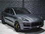Porsche Cayenne Coupé 4.0 Turbo S E-Hybrid | Approved | Pano | Burm | Vent.| Carbon | Topv. | 22"| Servo | PDLS+ | Sportuitl. | Side | Chrono