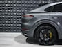 Porsche Cayenne Coupé 4.0 Turbo S E-Hybrid | Approved | Pano | Burm | Vent.| Carbon | Topv. | 22"| Servo | PDLS+ | Sportuitl. | Side | Chrono