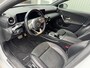 Mercedes-Benz A-klasse 180 Business Solution AMG Night Upgrade AUTOMAAT / ECC / CRUISE / NAVI / LMV / CAMERA / SENSOREN V+A