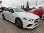Mercedes-Benz A-klasse 180 Business Solution AMG Night Upgrade AUTOMAAT / ECC / CRUISE / NAVI / LMV / CAMERA / SENSOREN V+A