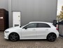 Mercedes-Benz A-klasse 180 Business Solution AMG Night Upgrade AUTOMAAT / ECC / CRUISE / NAVI / LMV / CAMERA / SENSOREN V+A