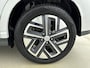 Hyundai Kona Electric EV Premium 64 kWh Edition | Warmtepomp | El. bed. stoelen | Stoel + stuurverwarming | Head-up display |