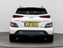 Hyundai Kona Electric EV Premium 64 kWh Edition | Nu 22899,- !! | SoH 96,7% | Warmtepomp | El. bed. stoelen | Stoel + stuurverwarming | Head-up display |