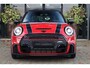 MINI John Cooper Works Mini | Chili Red, Active Cruise Control, Mini Yours Leder, Harman/Kardon, Panoramadak, Apple Carplay, Head-up display, Stoelverwarming, Stuurverwarming, Achteruitrijcamera, Keyless Entry