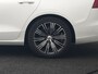 Volvo V60 T6 Recharge AWD Inscription Plug In Hybrid 340pk Dealer O.H PHEV | Trekhaak Af Fabriek | Panodak | Head Up | 360 Camera | Adaptive Cruise | Lederen Sporstoelen Memory & Verwarmd | Harman & Kardon | Blis | Keyless | Apple Carplay | Stuur Verwarmd |