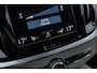 Volvo V60 Plug-in Hybrid T6 AWD Momentum Pro | Adaptive Cruise Control | Lederen bekleding | Dode hoek detectie | Navigatie | Comfortstoelen | Stoelverwarming | Parkeercamera | Parkeersensoren Voor + Achter | Volvo On Call | Getint glas | Apple Carplay / Android Auto |