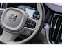 Volvo V60 Plug-in Hybrid T6 AWD Momentum Pro | Adaptive Cruise Control | Lederen bekleding | Dode hoek detectie | Navigatie | Comfortstoelen | Stoelverwarming | Parkeercamera | Parkeersensoren Voor + Achter | Volvo On Call | Getint glas | Apple Carplay / Android Auto |