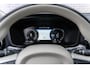 Volvo V60 Plug-in Hybrid T6 AWD Momentum Pro | Adaptive Cruise Control | Lederen bekleding | Dode hoek detectie | Navigatie | Comfortstoelen | Stoelverwarming | Parkeercamera | Parkeersensoren Voor + Achter | Volvo On Call | Getint glas | Apple Carplay / Android Auto |